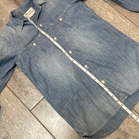 Madewell Denim Button-Up Shirt in Bluffton Wash - Picture 9 of 13